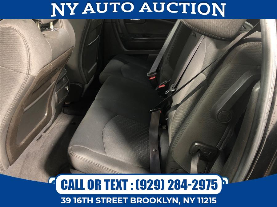 Used Chevrolet Traverse AWD 4dr LT w/1LT 2011 | NY Auto Auction. Brooklyn, New York