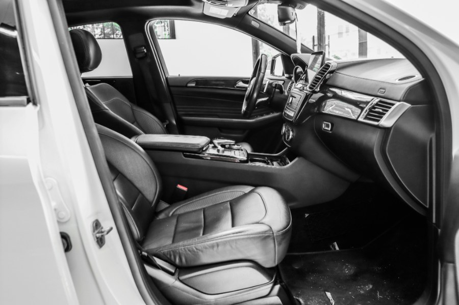 Used Mercedes-Benz GLE ///AMG AMG GLE 43 4MATIC Coupe 2017 | 26 Motors Corp. Bronx, New York Used Mercedes-Benz GLE ///AMG AMG GLE 43 4MATIC Coupe 2017 | 26 Motors Corp. Bronx, New York
