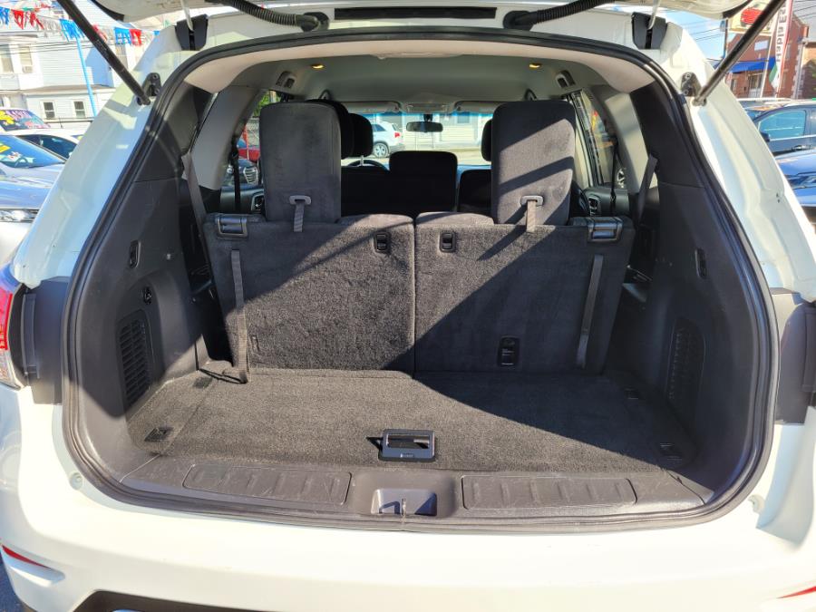 Used Nissan Pathfinder 4WD 4dr Platinum 2016 | Affordable Motors Inc. Bridgeport, Connecticut Used Nissan Pathfinder 4WD 4dr Platinum 2016 | Affordable Motors Inc. Bridgeport, Connecticut