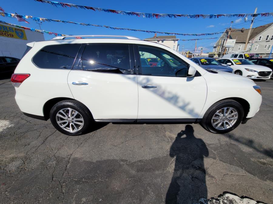 Used Nissan Pathfinder 4WD 4dr Platinum 2016 | Affordable Motors Inc. Bridgeport, Connecticut Used Nissan Pathfinder 4WD 4dr Platinum 2016 | Affordable Motors Inc. Bridgeport, Connecticut