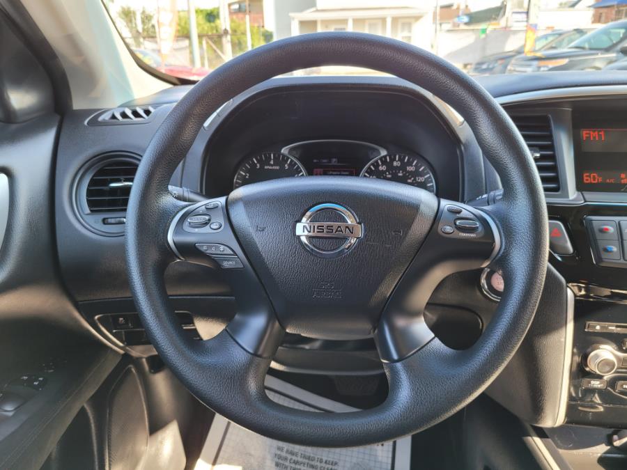 Used Nissan Pathfinder 4WD 4dr Platinum 2016 | Affordable Motors Inc. Bridgeport, Connecticut Used Nissan Pathfinder 4WD 4dr Platinum 2016 | Affordable Motors Inc. Bridgeport, Connecticut