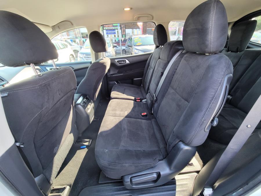 Used Nissan Pathfinder 4WD 4dr Platinum 2016 | Affordable Motors Inc. Bridgeport, Connecticut Used Nissan Pathfinder 4WD 4dr Platinum 2016 | Affordable Motors Inc. Bridgeport, Connecticut