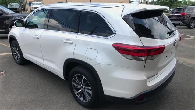 Used Toyota Highlander XLE 2017 | Prestige Auto Cars LLC. New Britain, Connecticut Used Toyota Highlander XLE 2017 | Prestige Auto Cars LLC. New Britain, Connecticut