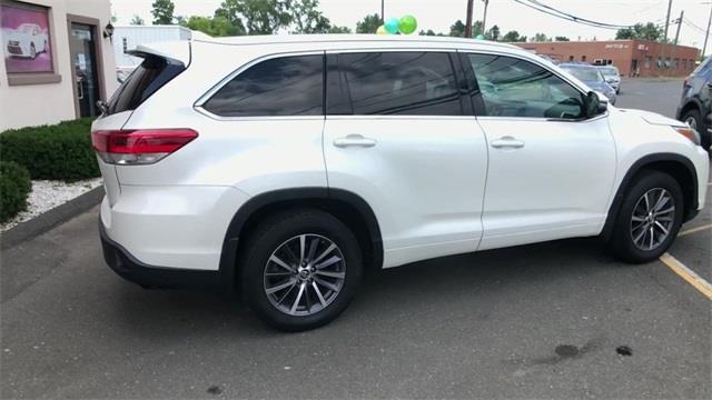 Used Toyota Highlander XLE 2017 | Prestige Auto Cars LLC. New Britain, Connecticut Used Toyota Highlander XLE 2017 | Prestige Auto Cars LLC. New Britain, Connecticut