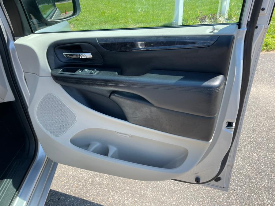 Used Dodge Grand Caravan 4dr Wgn SXT 2012 | Mike And Tony Auto Sales, Inc. South Windsor, Connecticut Used Dodge Grand Caravan 4dr Wgn SXT 2012 | Mike And Tony Auto Sales, Inc. South Windsor, Connecticut