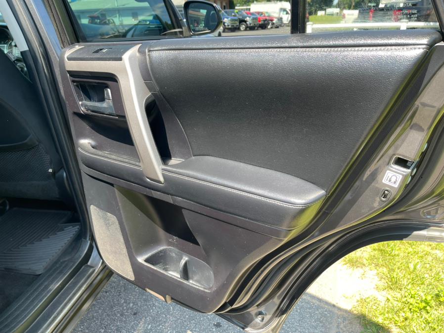 2014 Toyota 4Runner 4WD 4dr V6 SR5 (Natl), available for sale in South Windsor, Connecticut | Mike And Tony Auto Sales, Inc. South Windsor, Connecticut 2014 Toyota 4Runner 4WD 4dr V6 SR5 (Natl), available for sale in South Windsor, Connecticut | Mike And Tony Auto Sales, Inc. South Windsor, Connecticut