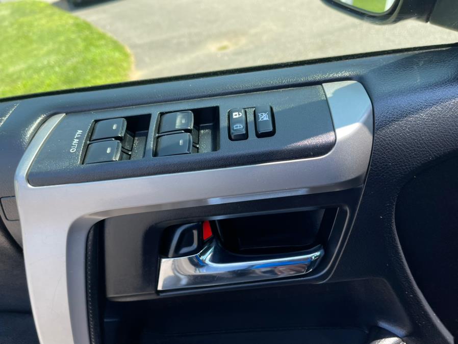 2014 Toyota 4Runner 4WD 4dr V6 SR5 (Natl), available for sale in South Windsor, Connecticut | Mike And Tony Auto Sales, Inc. South Windsor, Connecticut 2014 Toyota 4Runner 4WD 4dr V6 SR5 (Natl), available for sale in South Windsor, Connecticut | Mike And Tony Auto Sales, Inc. South Windsor, Connecticut