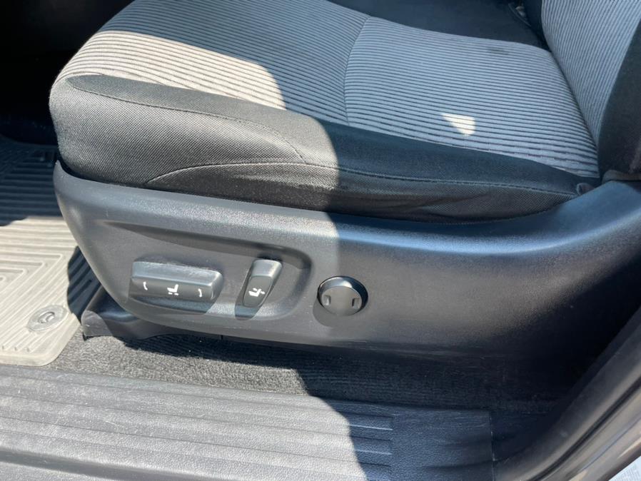 2014 Toyota 4Runner 4WD 4dr V6 SR5 (Natl), available for sale in South Windsor, Connecticut | Mike And Tony Auto Sales, Inc. South Windsor, Connecticut 2014 Toyota 4Runner 4WD 4dr V6 SR5 (Natl), available for sale in South Windsor, Connecticut | Mike And Tony Auto Sales, Inc. South Windsor, Connecticut