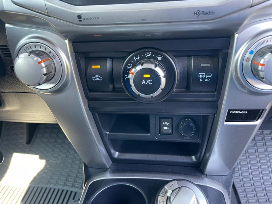2014 Toyota 4Runner 4WD 4dr V6 SR5 (Natl), available for sale in South Windsor, Connecticut | Mike And Tony Auto Sales, Inc. South Windsor, Connecticut 2014 Toyota 4Runner 4WD 4dr V6 SR5 (Natl), available for sale in South Windsor, Connecticut | Mike And Tony Auto Sales, Inc. South Windsor, Connecticut