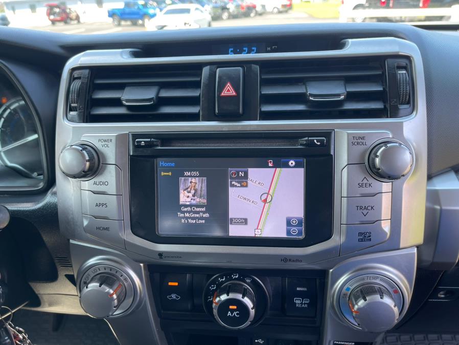 2014 Toyota 4Runner 4WD 4dr V6 SR5 (Natl), available for sale in South Windsor, Connecticut | Mike And Tony Auto Sales, Inc. South Windsor, Connecticut 2014 Toyota 4Runner 4WD 4dr V6 SR5 (Natl), available for sale in South Windsor, Connecticut | Mike And Tony Auto Sales, Inc. South Windsor, Connecticut