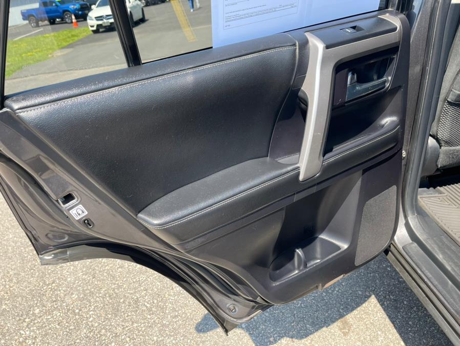 2014 Toyota 4Runner 4WD 4dr V6 SR5 (Natl), available for sale in South Windsor, Connecticut | Mike And Tony Auto Sales, Inc. South Windsor, Connecticut 2014 Toyota 4Runner 4WD 4dr V6 SR5 (Natl), available for sale in South Windsor, Connecticut | Mike And Tony Auto Sales, Inc. South Windsor, Connecticut
