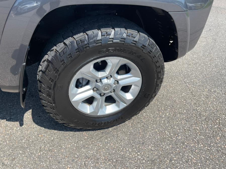 2014 Toyota 4Runner 4WD 4dr V6 SR5 (Natl), available for sale in South Windsor, Connecticut | Mike And Tony Auto Sales, Inc. South Windsor, Connecticut 2014 Toyota 4Runner 4WD 4dr V6 SR5 (Natl), available for sale in South Windsor, Connecticut | Mike And Tony Auto Sales, Inc. South Windsor, Connecticut
