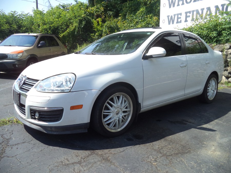 2009 Volkswagen Jetta Sedan SE, available for sale in Naugatuck, Connecticut | Riverside Motorcars, LLC. Naugatuck, Connecticut