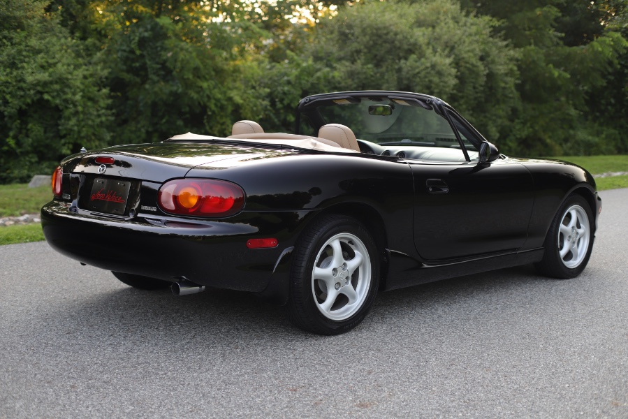 2000 Mazda MX-5 Miata 2dr Conv Base Manual, available for sale in North Salem, New York | Meccanic Shop North Inc. North Salem, New York 2000 Mazda MX-5 Miata 2dr Conv Base Manual, available for sale in North Salem, New York | Meccanic Shop North Inc. North Salem, New York