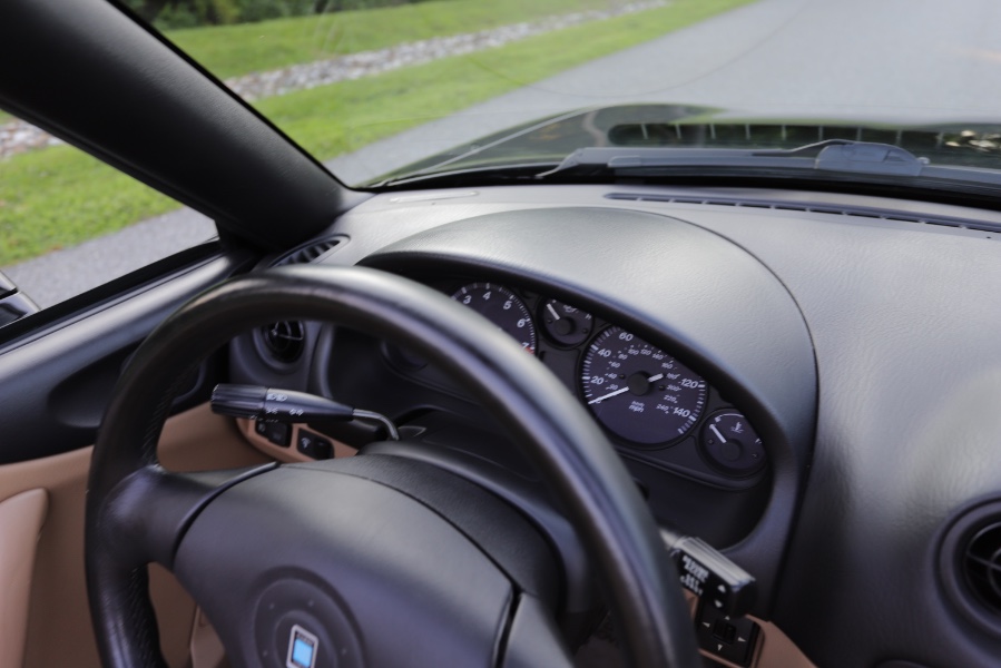 2000 Mazda MX-5 Miata 2dr Conv Base Manual, available for sale in North Salem, New York | Meccanic Shop North Inc. North Salem, New York 2000 Mazda MX-5 Miata 2dr Conv Base Manual, available for sale in North Salem, New York | Meccanic Shop North Inc. North Salem, New York