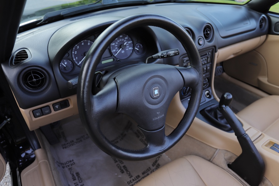 2000 Mazda MX-5 Miata 2dr Conv Base Manual, available for sale in North Salem, New York | Meccanic Shop North Inc. North Salem, New York 2000 Mazda MX-5 Miata 2dr Conv Base Manual, available for sale in North Salem, New York | Meccanic Shop North Inc. North Salem, New York