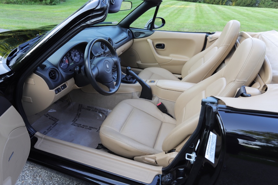 2000 Mazda MX-5 Miata 2dr Conv Base Manual, available for sale in North Salem, New York | Meccanic Shop North Inc. North Salem, New York 2000 Mazda MX-5 Miata 2dr Conv Base Manual, available for sale in North Salem, New York | Meccanic Shop North Inc. North Salem, New York