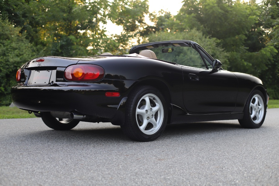 2000 Mazda MX-5 Miata 2dr Conv Base Manual, available for sale in North Salem, New York | Meccanic Shop North Inc. North Salem, New York 2000 Mazda MX-5 Miata 2dr Conv Base Manual, available for sale in North Salem, New York | Meccanic Shop North Inc. North Salem, New York