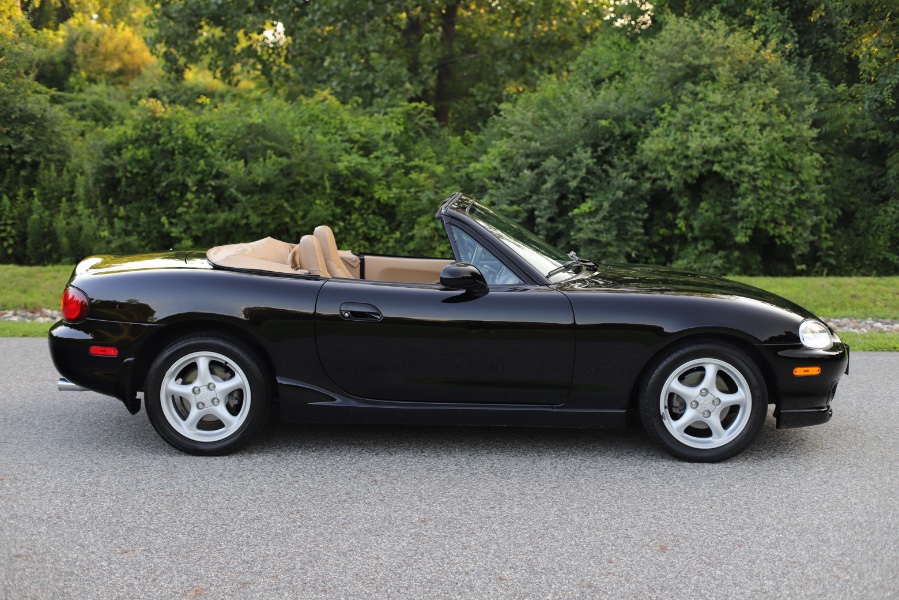 2000 Mazda MX-5 Miata 2dr Conv Base Manual, available for sale in North Salem, New York | Meccanic Shop North Inc. North Salem, New York 2000 Mazda MX-5 Miata 2dr Conv Base Manual, available for sale in North Salem, New York | Meccanic Shop North Inc. North Salem, New York