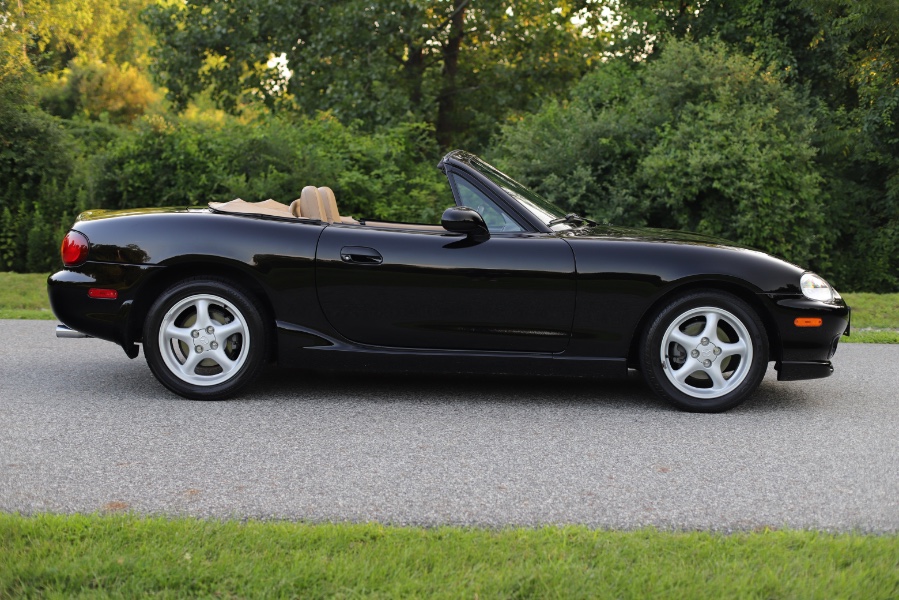 2000 Mazda MX-5 Miata 2dr Conv Base Manual, available for sale in North Salem, New York | Meccanic Shop North Inc. North Salem, New York 2000 Mazda MX-5 Miata 2dr Conv Base Manual, available for sale in North Salem, New York | Meccanic Shop North Inc. North Salem, New York