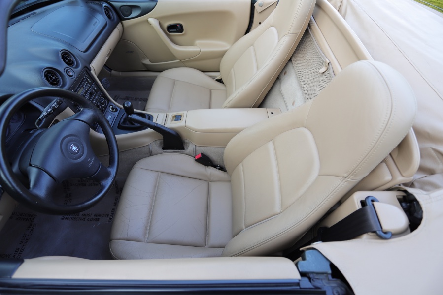 2000 Mazda MX-5 Miata 2dr Conv Base Manual, available for sale in North Salem, New York | Meccanic Shop North Inc. North Salem, New York 2000 Mazda MX-5 Miata 2dr Conv Base Manual, available for sale in North Salem, New York | Meccanic Shop North Inc. North Salem, New York