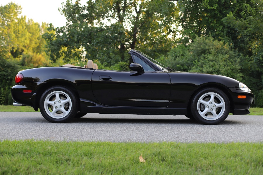 2000 Mazda MX-5 Miata 2dr Conv Base Manual, available for sale in North Salem, New York | Meccanic Shop North Inc. North Salem, New York 2000 Mazda MX-5 Miata 2dr Conv Base Manual, available for sale in North Salem, New York | Meccanic Shop North Inc. North Salem, New York