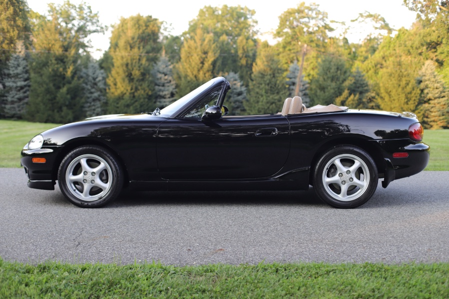 2000 Mazda MX-5 Miata 2dr Conv Base Manual, available for sale in North Salem, New York | Meccanic Shop North Inc. North Salem, New York 2000 Mazda MX-5 Miata 2dr Conv Base Manual, available for sale in North Salem, New York | Meccanic Shop North Inc. North Salem, New York