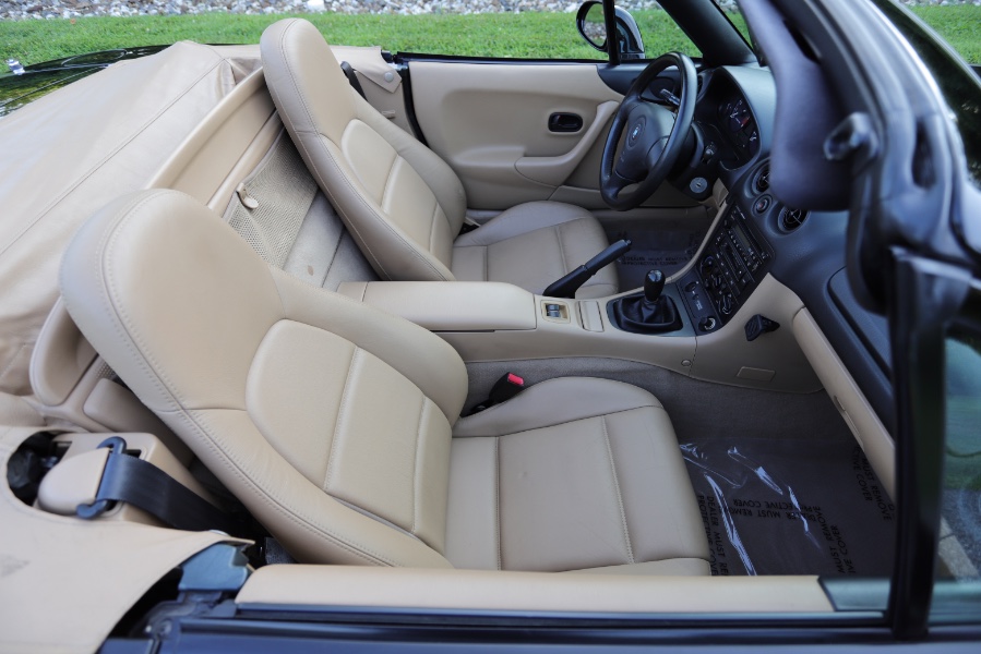 2000 Mazda MX-5 Miata 2dr Conv Base Manual, available for sale in North Salem, New York | Meccanic Shop North Inc. North Salem, New York 2000 Mazda MX-5 Miata 2dr Conv Base Manual, available for sale in North Salem, New York | Meccanic Shop North Inc. North Salem, New York