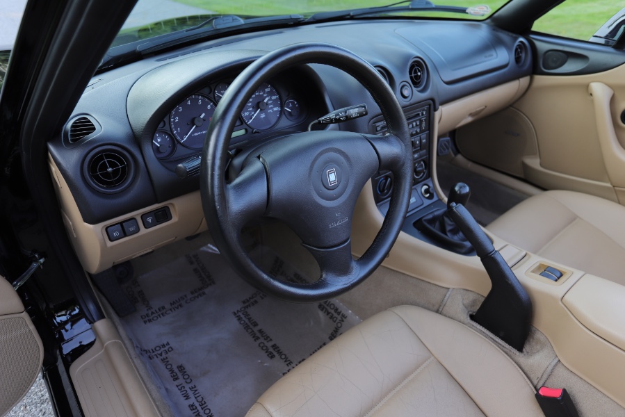 2000 Mazda MX-5 Miata 2dr Conv Base Manual, available for sale in North Salem, New York | Meccanic Shop North Inc. North Salem, New York 2000 Mazda MX-5 Miata 2dr Conv Base Manual, available for sale in North Salem, New York | Meccanic Shop North Inc. North Salem, New York