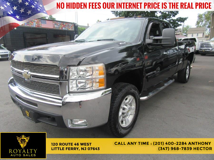 2007 Chevrolet Silverado 2500HD 4WD Ext Cab 157.5" LT w/2LT, available for sale in Little Ferry, New Jersey | Royalty Auto Sales. Little Ferry, New Jersey