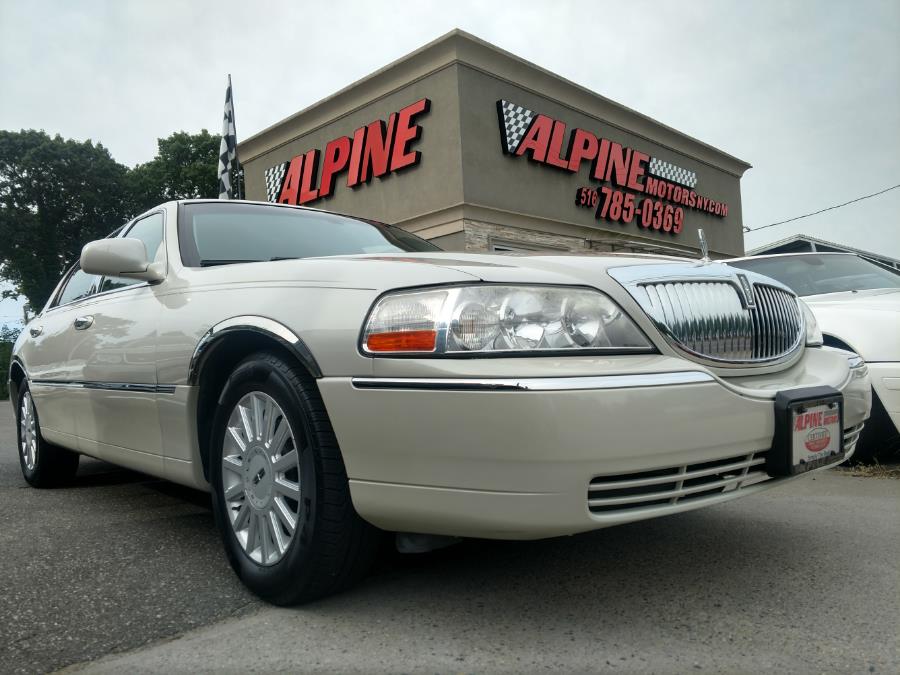 Used Lincoln Town Car 4dr Sdn Signature Limited 2005 | Alpine Motors Inc. Wantagh, New York Used Lincoln Town Car 4dr Sdn Signature Limited 2005 | Alpine Motors Inc. Wantagh, New York