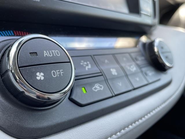 Used Toyota Rav4 XLE 2018 | Blasius Federal Road. Brookfield, Connecticut Used Toyota Rav4 XLE 2018 | Blasius Federal Road. Brookfield, Connecticut
