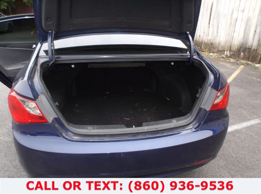 Used Hyundai Sonata 4dr Sdn 2.4L Auto GLS 2012 | Lee Motors Sales Inc. Hartford, Connecticut Used Hyundai Sonata 4dr Sdn 2.4L Auto GLS 2012 | Lee Motors Sales Inc. Hartford, Connecticut
