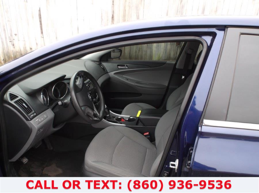 Used Hyundai Sonata 4dr Sdn 2.4L Auto GLS 2012 | Lee Motors Sales Inc. Hartford, Connecticut Used Hyundai Sonata 4dr Sdn 2.4L Auto GLS 2012 | Lee Motors Sales Inc. Hartford, Connecticut