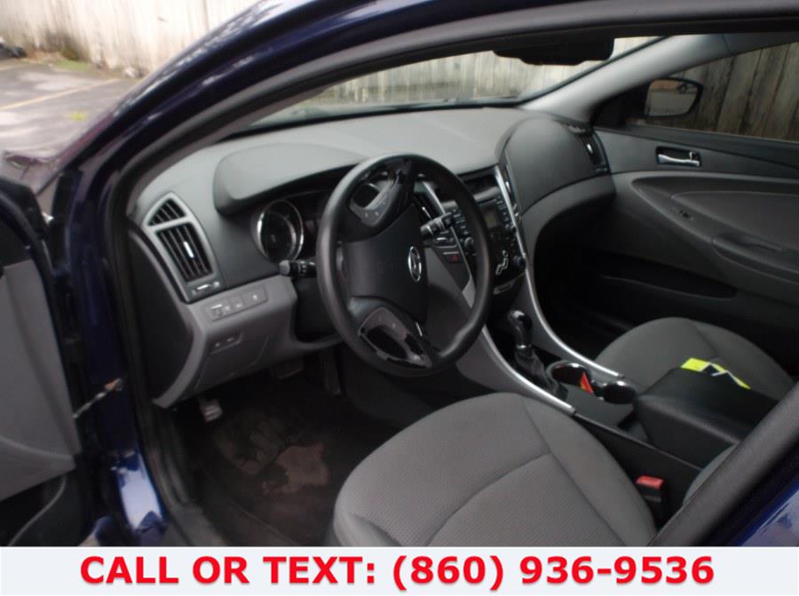 Used Hyundai Sonata 4dr Sdn 2.4L Auto GLS 2012 | Lee Motors Sales Inc. Hartford, Connecticut Used Hyundai Sonata 4dr Sdn 2.4L Auto GLS 2012 | Lee Motors Sales Inc. Hartford, Connecticut
