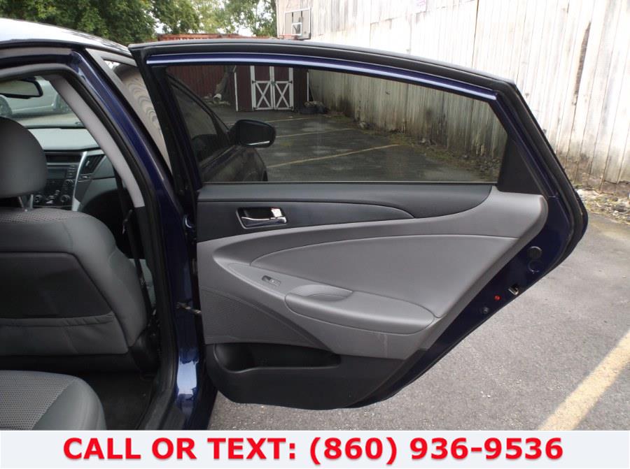 Used Hyundai Sonata 4dr Sdn 2.4L Auto GLS 2012 | Lee Motors Sales Inc. Hartford, Connecticut Used Hyundai Sonata 4dr Sdn 2.4L Auto GLS 2012 | Lee Motors Sales Inc. Hartford, Connecticut