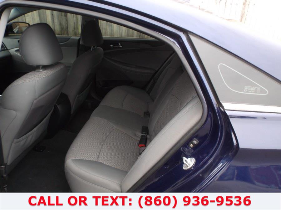 Used Hyundai Sonata 4dr Sdn 2.4L Auto GLS 2012 | Lee Motors Sales Inc. Hartford, Connecticut Used Hyundai Sonata 4dr Sdn 2.4L Auto GLS 2012 | Lee Motors Sales Inc. Hartford, Connecticut