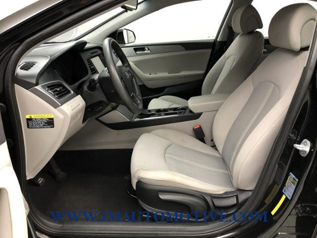 2016 Hyundai Sonata 4dr Sdn 2.4L SE, available for sale in Naugatuck, Connecticut | J&M Automotive Sls&Svc LLC. Naugatuck, Connecticut 2016 Hyundai Sonata 4dr Sdn 2.4L SE, available for sale in Naugatuck, Connecticut | J&M Automotive Sls&Svc LLC. Naugatuck, Connecticut