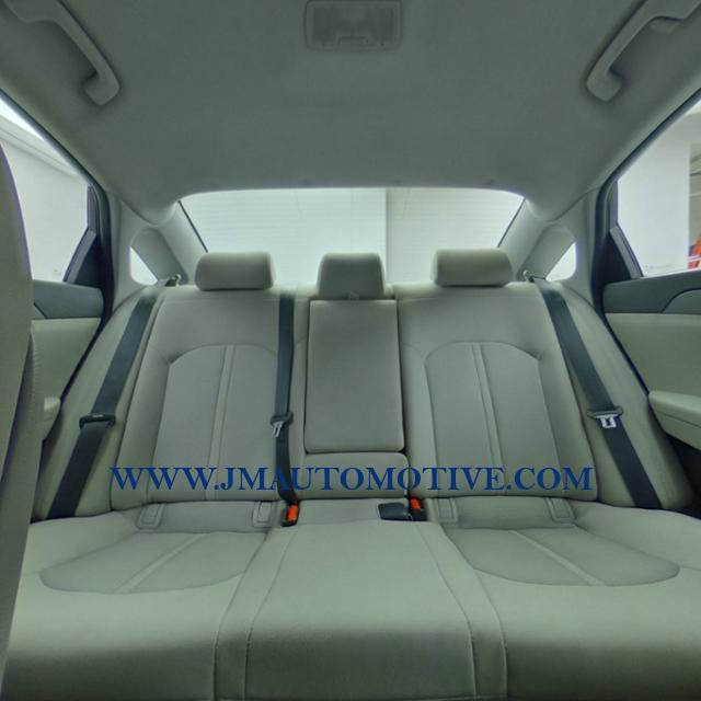 2016 Hyundai Sonata 4dr Sdn 2.4L SE, available for sale in Naugatuck, Connecticut | J&M Automotive Sls&Svc LLC. Naugatuck, Connecticut 2016 Hyundai Sonata 4dr Sdn 2.4L SE, available for sale in Naugatuck, Connecticut | J&M Automotive Sls&Svc LLC. Naugatuck, Connecticut