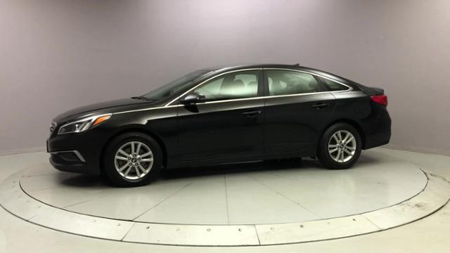 2016 Hyundai Sonata 4dr Sdn 2.4L SE, available for sale in Naugatuck, Connecticut | J&M Automotive Sls&Svc LLC. Naugatuck, Connecticut 2016 Hyundai Sonata 4dr Sdn 2.4L SE, available for sale in Naugatuck, Connecticut | J&M Automotive Sls&Svc LLC. Naugatuck, Connecticut