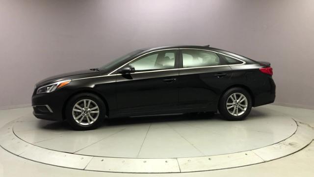 2016 Hyundai Sonata 4dr Sdn 2.4L SE, available for sale in Naugatuck, Connecticut | J&M Automotive Sls&Svc LLC. Naugatuck, Connecticut 2016 Hyundai Sonata 4dr Sdn 2.4L SE, available for sale in Naugatuck, Connecticut | J&M Automotive Sls&Svc LLC. Naugatuck, Connecticut