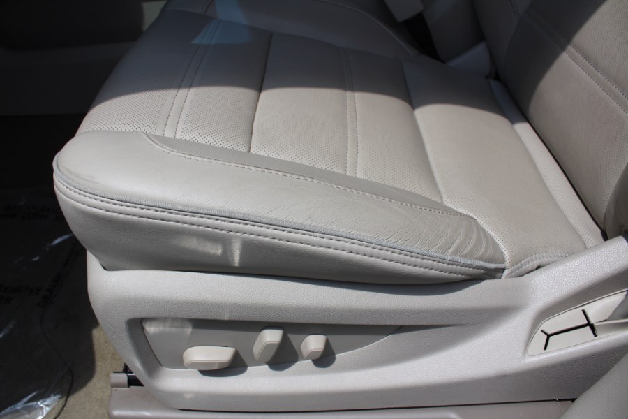 2016 GMC Yukon XL 4WD 4dr Denali, available for sale in Great Neck, New York | Great Neck Car Buyers & Sellers. Great Neck, New York 2016 GMC Yukon XL 4WD 4dr Denali, available for sale in Great Neck, New York | Great Neck Car Buyers & Sellers. Great Neck, New York
