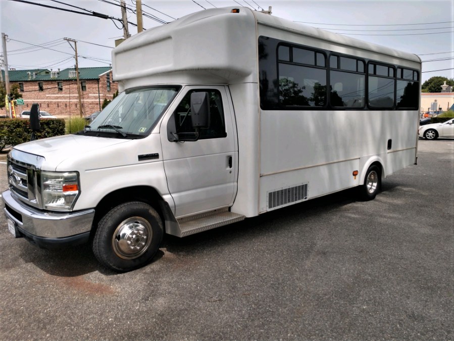 2011 Ford E450 PASS VEHICLE w WHEELCHAIR LIFT E-450 Super Duty 176" DRW, available for sale in COPIAGUE, New York | Warwick Auto Sales Inc. COPIAGUE, New York