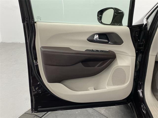 Used Chrysler Pacifica Touring L Plus 2018 | Eastchester Motor Cars. Bronx, New York Used Chrysler Pacifica Touring L Plus 2018 | Eastchester Motor Cars. Bronx, New York