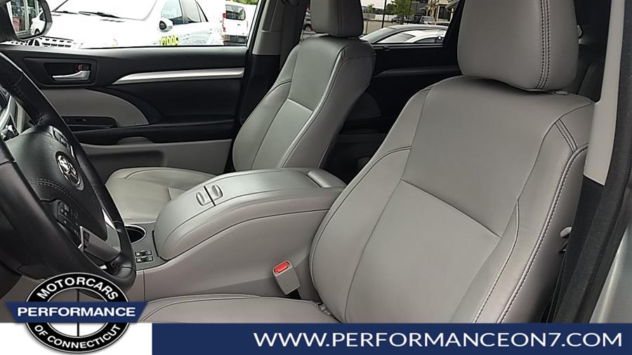 Used Toyota Highlander XLE V6 AWD (Natl) 2018 | Performance Motor Cars Of Connecticut LLC. Wilton, Connecticut Used Toyota Highlander XLE V6 AWD (Natl) 2018 | Performance Motor Cars Of Connecticut LLC. Wilton, Connecticut