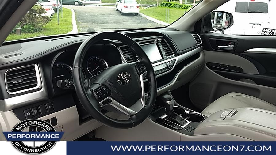 Used Toyota Highlander XLE V6 AWD (Natl) 2018 | Performance Motor Cars Of Connecticut LLC. Wilton, Connecticut Used Toyota Highlander XLE V6 AWD (Natl) 2018 | Performance Motor Cars Of Connecticut LLC. Wilton, Connecticut
