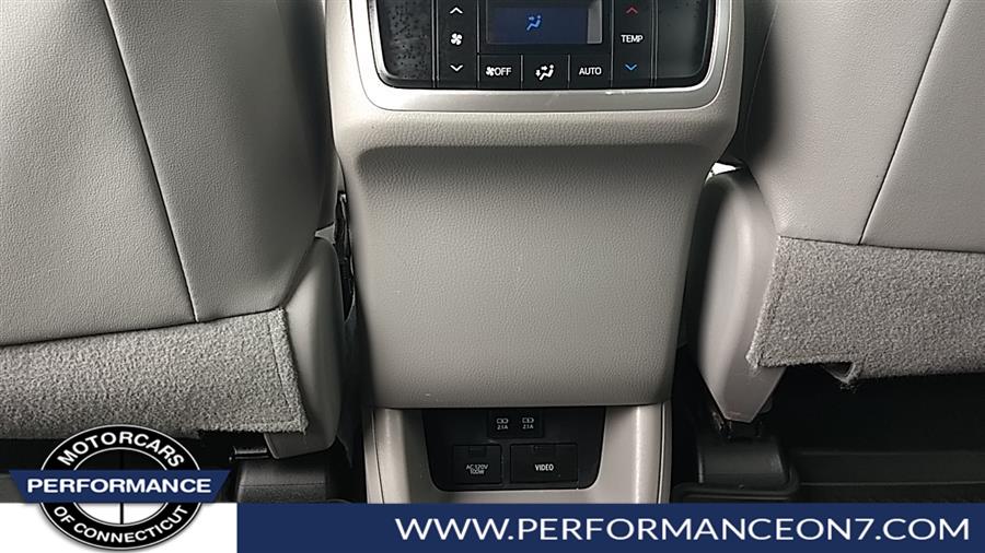 Used Toyota Highlander XLE V6 AWD (Natl) 2018 | Performance Motor Cars Of Connecticut LLC. Wilton, Connecticut Used Toyota Highlander XLE V6 AWD (Natl) 2018 | Performance Motor Cars Of Connecticut LLC. Wilton, Connecticut