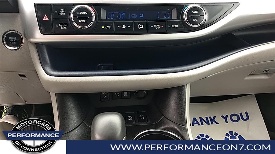 Used Toyota Highlander XLE V6 AWD (Natl) 2018 | Performance Motor Cars Of Connecticut LLC. Wilton, Connecticut Used Toyota Highlander XLE V6 AWD (Natl) 2018 | Performance Motor Cars Of Connecticut LLC. Wilton, Connecticut