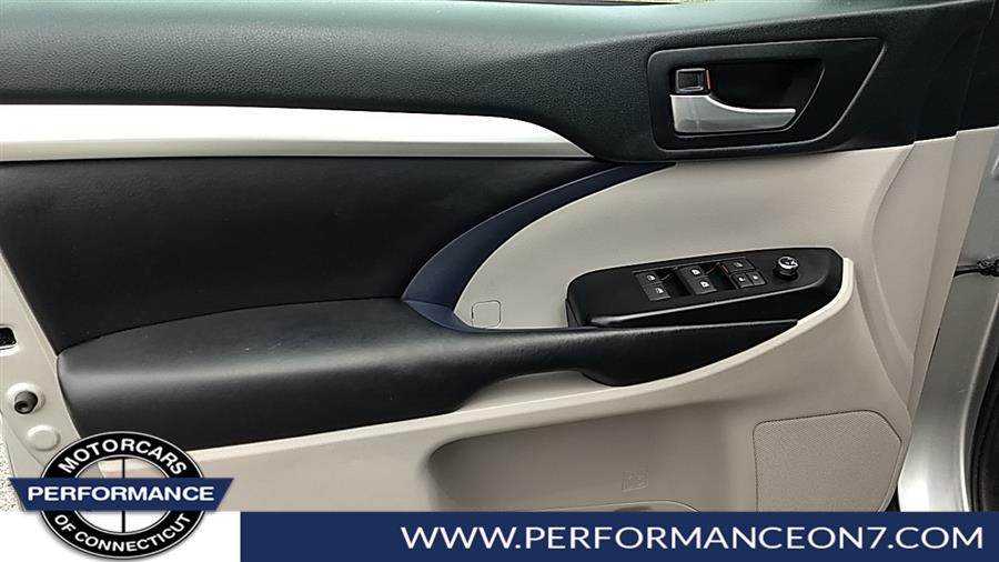 Used Toyota Highlander XLE V6 AWD (Natl) 2018 | Performance Motor Cars Of Connecticut LLC. Wilton, Connecticut Used Toyota Highlander XLE V6 AWD (Natl) 2018 | Performance Motor Cars Of Connecticut LLC. Wilton, Connecticut