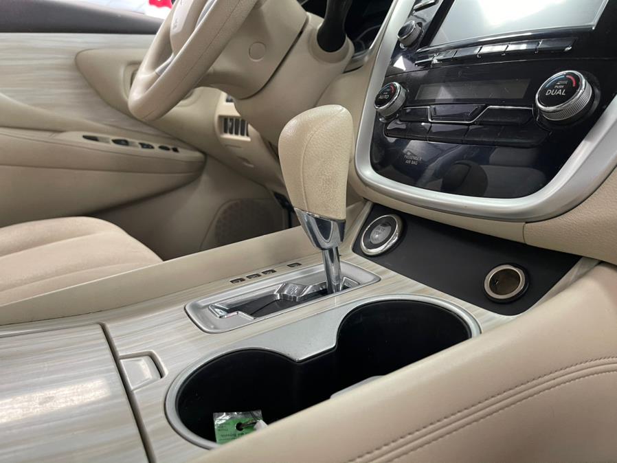 2015 Nissan Murano FWD 4dr S, available for sale in Inwood, New York | 5 Towns Drive. Inwood, New York 2015 Nissan Murano FWD 4dr S, available for sale in Inwood, New York | 5 Towns Drive. Inwood, New York
